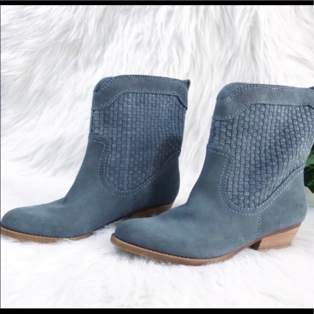 Nine West light blue booties. 9M